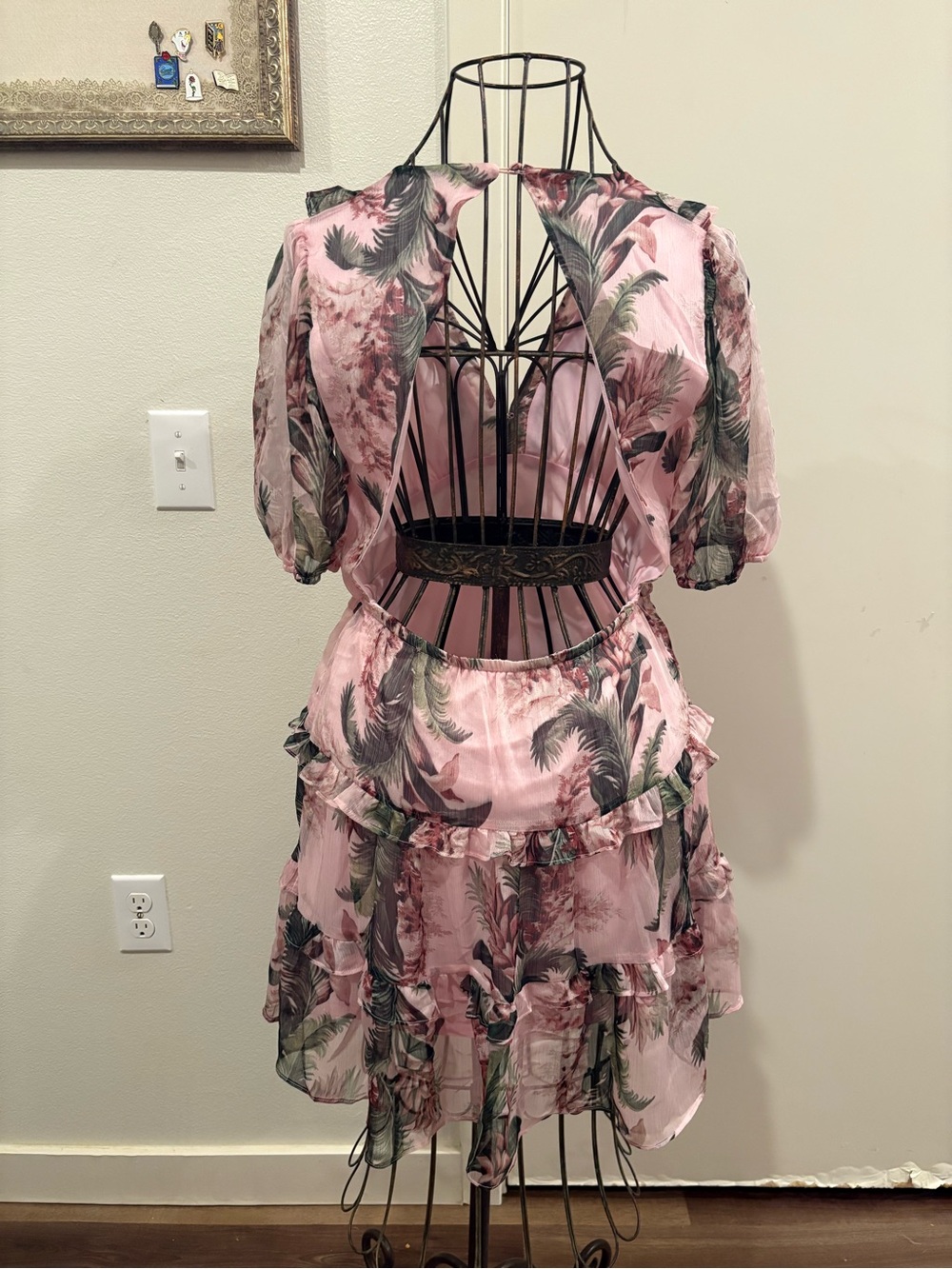 Floral Pink Ruffle Tiered V-Neck Dress with open back. - Picture 4 of 8